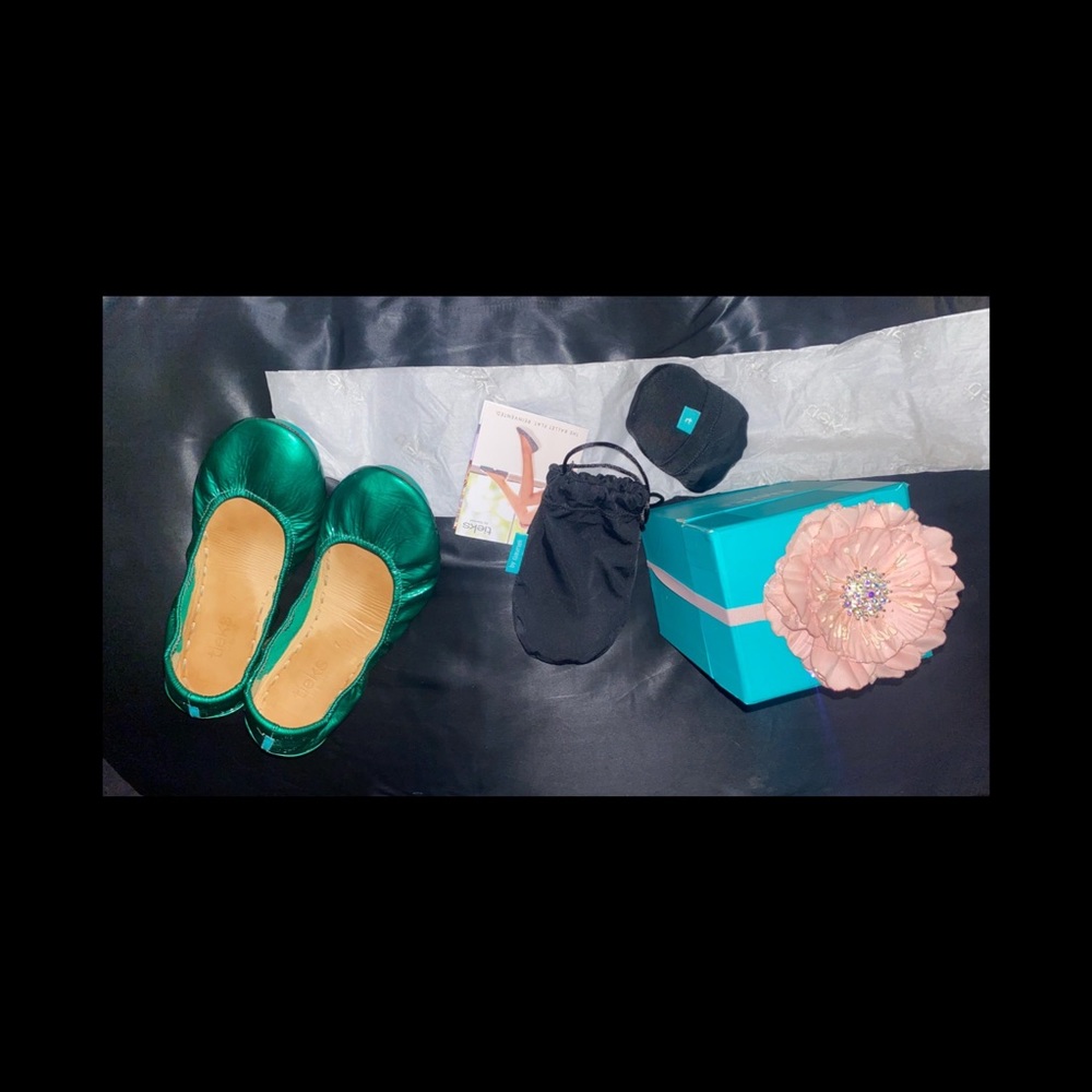 Tieks patent in emerald green size 7